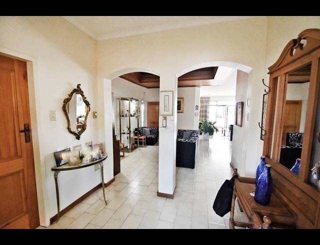3 BEDROOM APARTMENT FOR SALE IN LINKSFIELD